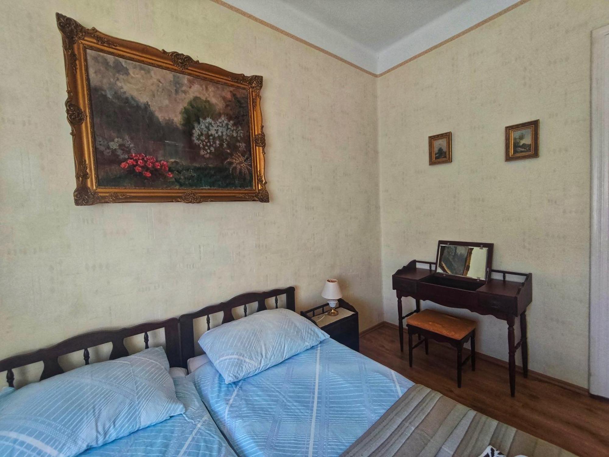 Illes Vendeghaz Hotel Keszthely Exterior photo